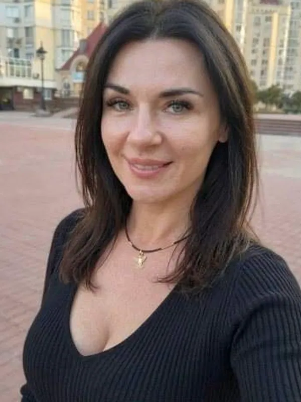 Nina, 25 ans, rencontre spontanée à Cannes