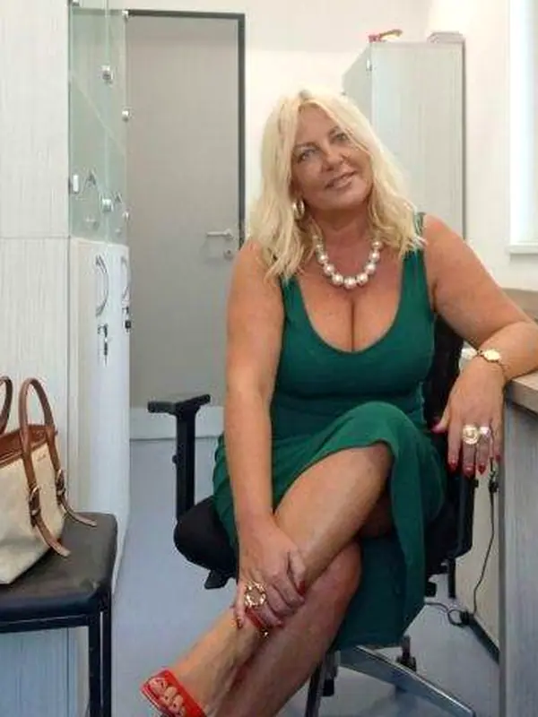 Kelly, 34 ans, rencontre spontanée à Clermont-Ferrand