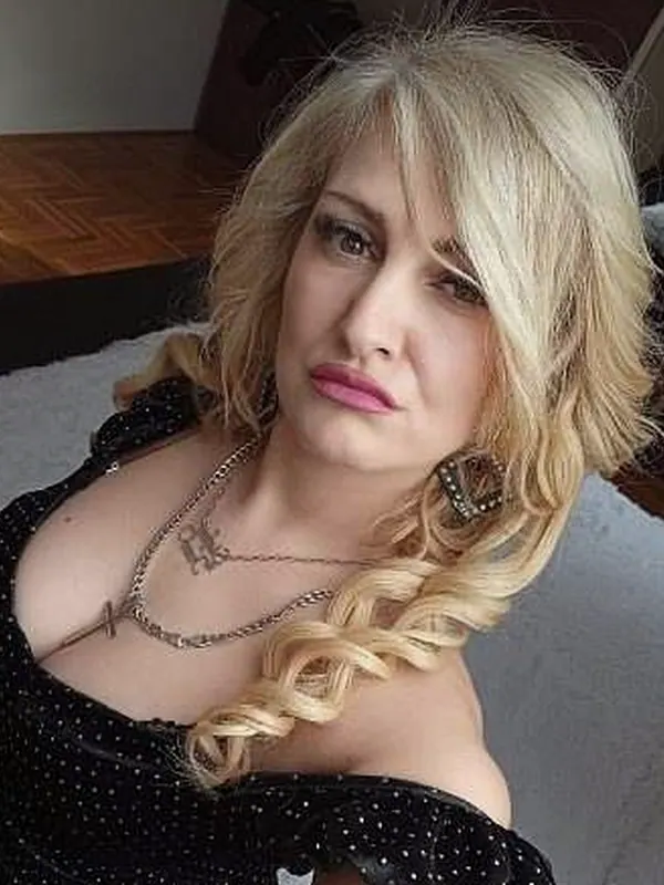 Solange, 55 ans, rencontre spontanée à Clermont-Ferrand