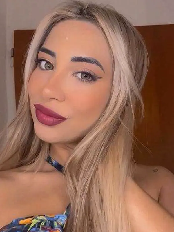 Maëva, 25 ans, rencontre spontanée à Le Havre