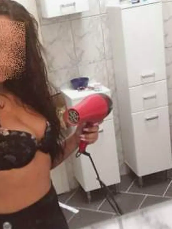Erika, 35 ans, rencontre spontanée à Marseille