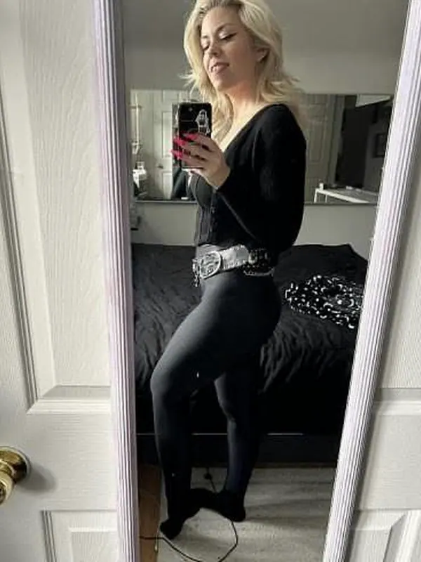 Jade, 27 ans, rencontre spontanée à Saint-Etienne
